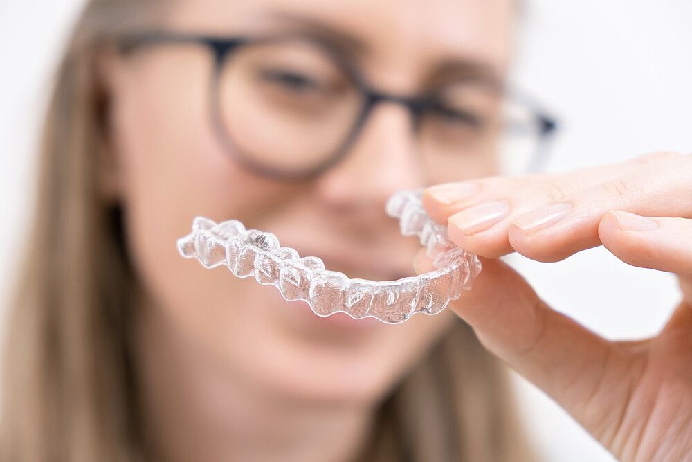 dental, aligner, orthodontic, invisible, invisalign, retainer, transparent, orthodontist, stomatology, tooth, brace, removable, dentist, oral, mouth, teeth, clear, plastic, braces, healthy, hygiene, smile, medical, background, health, woman, whitening, white